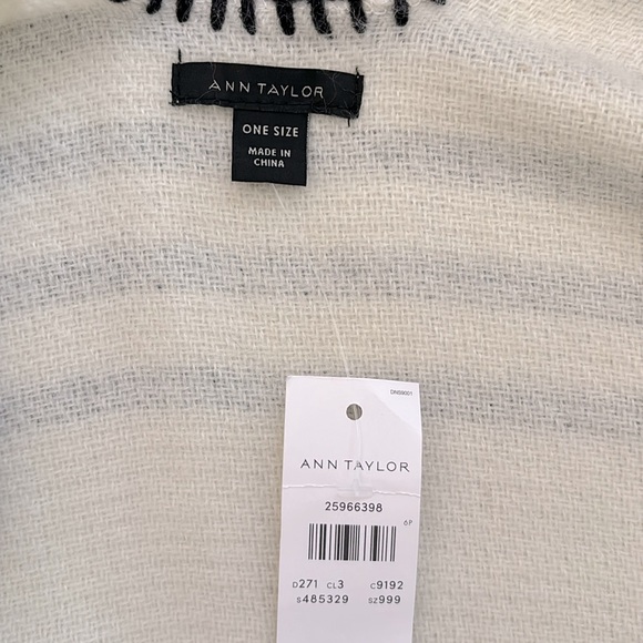 Ann Taylor Wrap. White/Black. One Size. NWT. - Picture 5 of 6